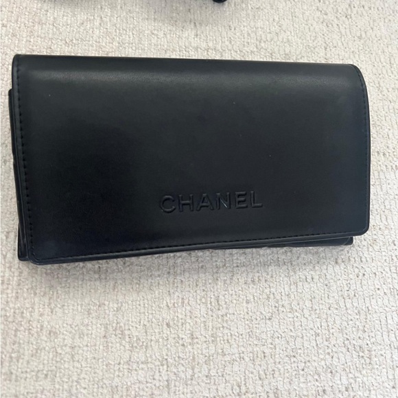 Chanel sunglasses worn one time - Picture 3 of 9